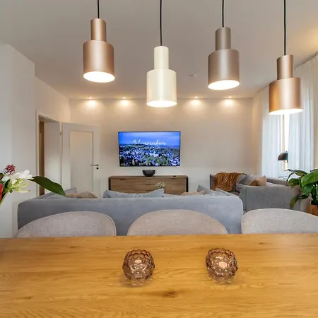 Apartament Stilvolles City-apartment I Wlan L Kueche I Zentral I 8p *